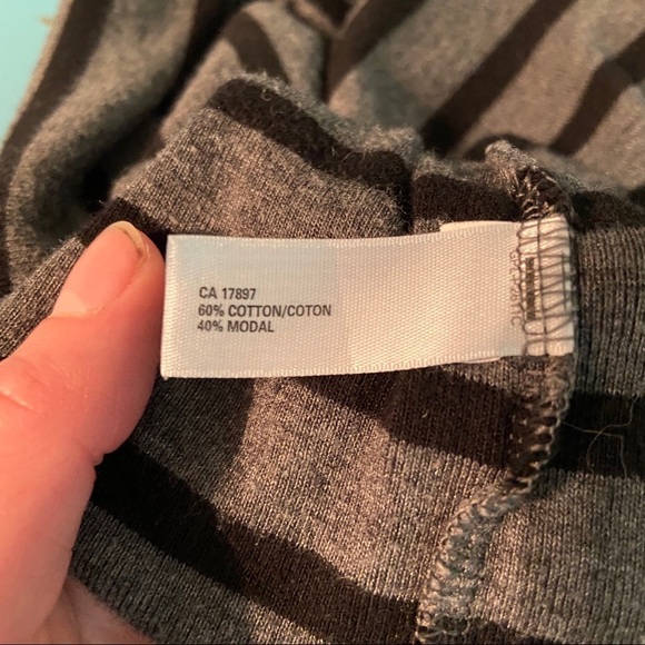 Gap  striped‎ top - Picture 7 of 8